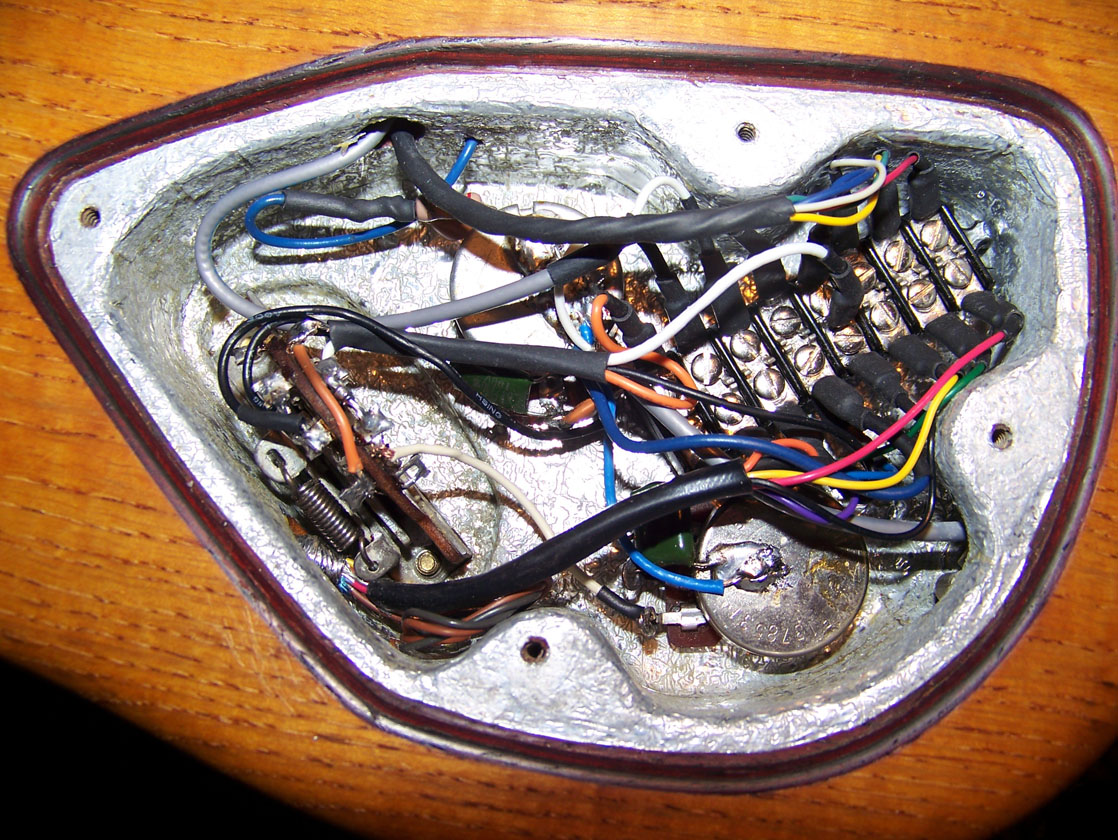 Pickup circuit with 16 terminal wiring block